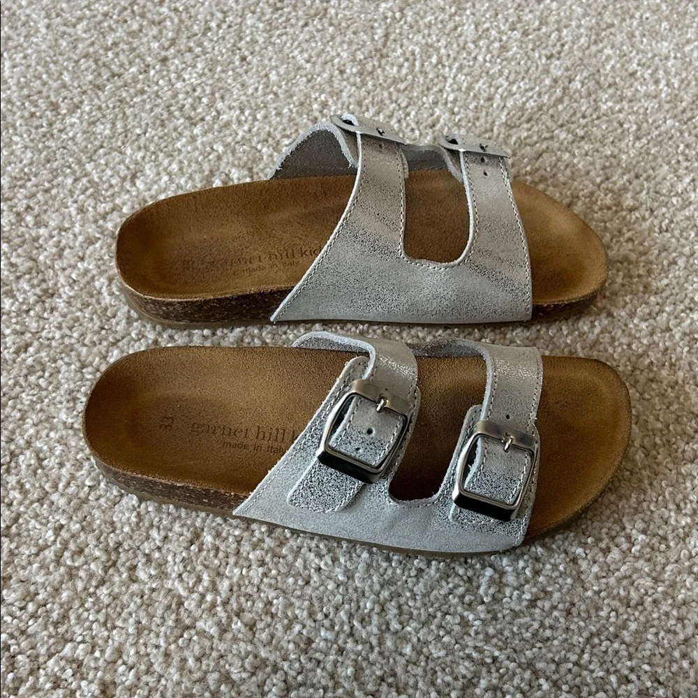 LIKE NEW Garnet Hill Kids Silver Metallic Sandals - Picture 4 of 8